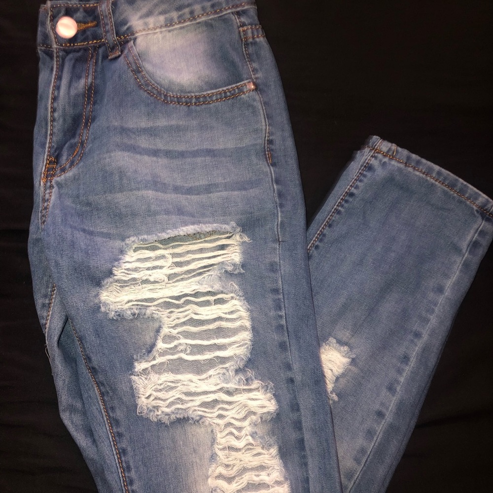 fashion nova distressed jeans 😍(26)